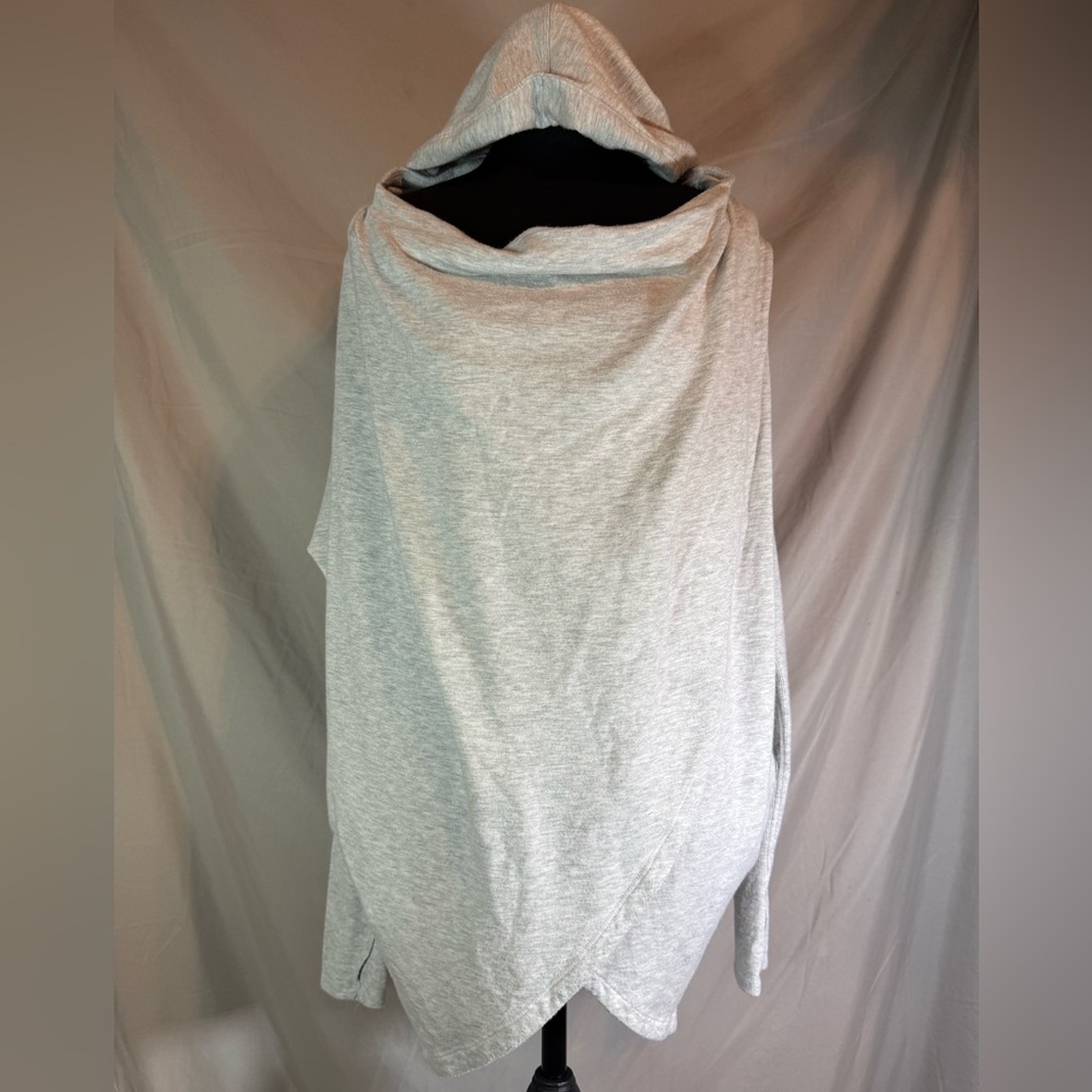 Athleta Purana Wrap Sweatshirt – Light Grey Heather‎ 🤍✨ - Picture 2 of 7
